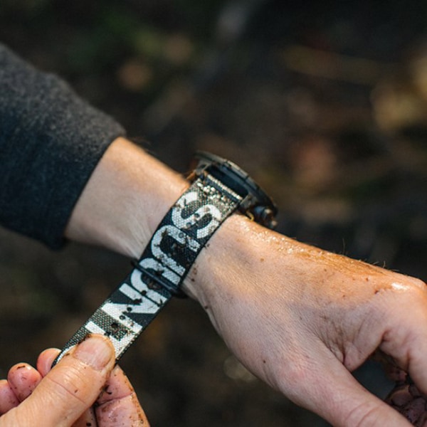 Produktbild Suunto 9 Baro Titanium Ambassador Edition + Silicone Strap (50 mm)