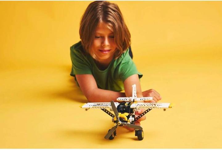 Actual product image LEGO Propellerflugzeug (LEGO Technic)