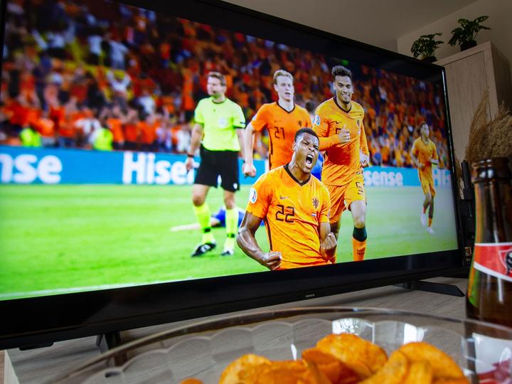 Actual product image Lenco LED-4243BK (42", Full HD)