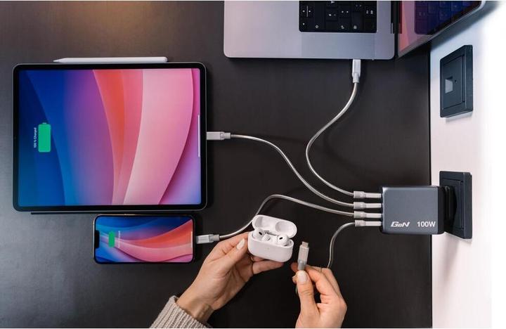 Actual product image Verbatim GNC-100 GaN Charger (100 W, 4 ports)