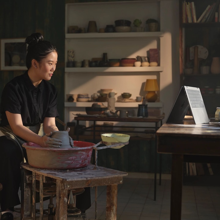 Produktbild HP ENVY x360 14-fa0153ng 14,0" 2.8k OLED Touch, AMD Ryzen 5 8640HS, 16GB RAM, 512 GB SSD, Windows 11 (14", AMD Ryzen 5 8640HS, 16 GB, 512 GB, DE)