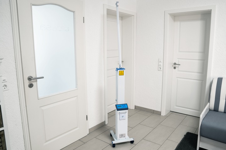 Actual product image Good Connections Good Connection UV-C disinfection station 60W with 2 tubes for 30 m² room area