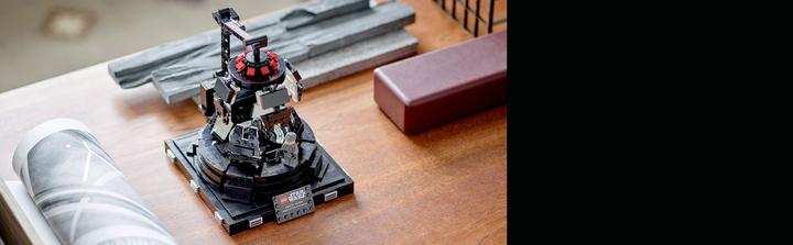 Produktbild LEGO Darth Vader - Meditationskammer (75296, LEGO Seltene Sets)