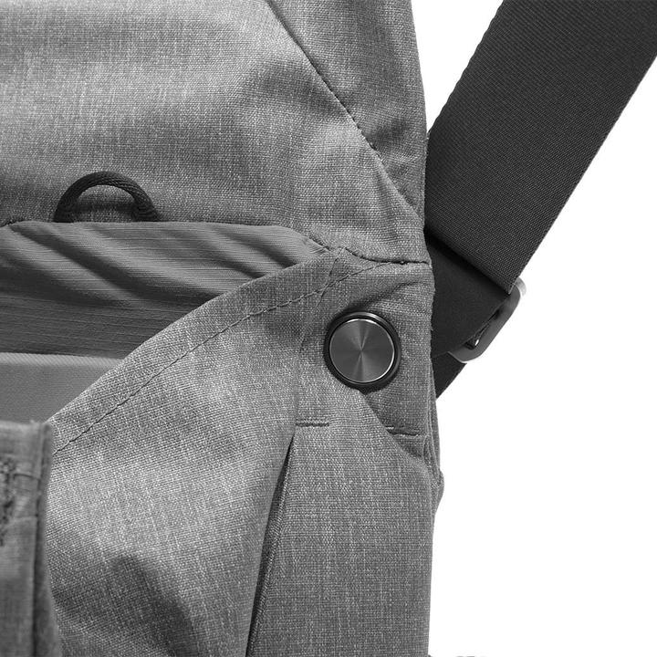 Actual product image Peak Design Everyday Messenger 13" (Camera shoulder bag)