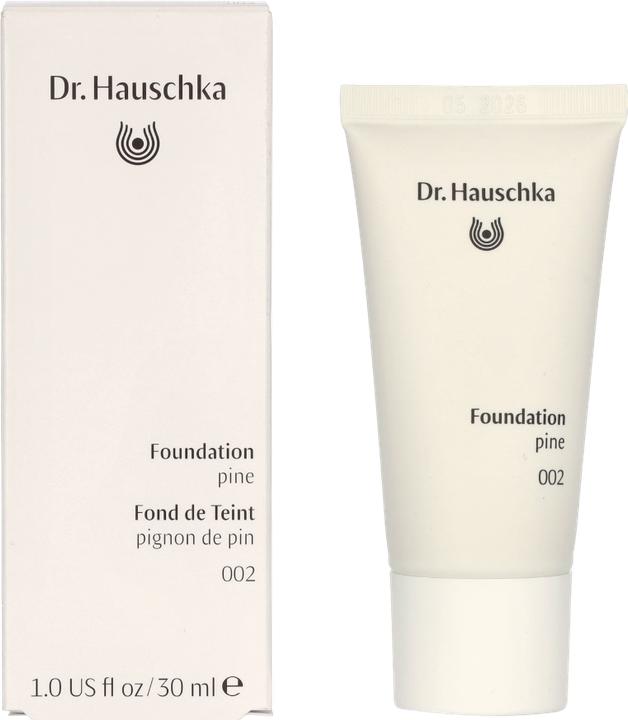 Actual product image Dr. Hauschka Foundation 002 pine 30 ml (002 Pine)
