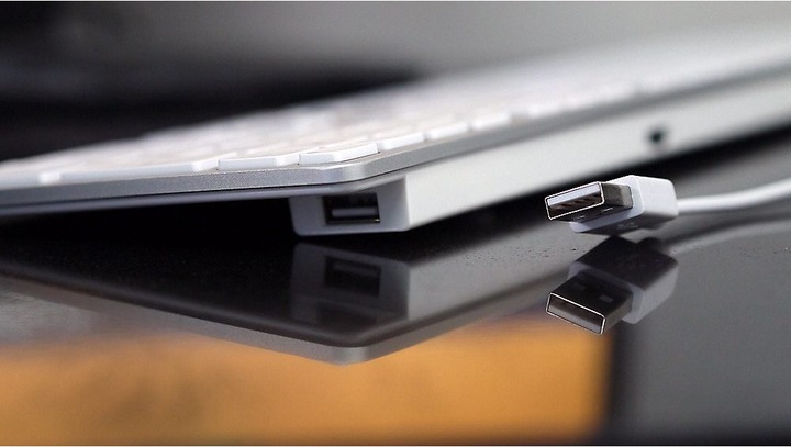 Actual product image Matias FK318S-EN (DE, Cable)
