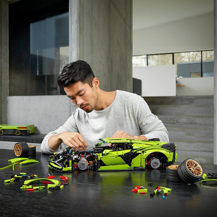 Actual product image LEGO Lamborghini Sián FKP 37 (42115, LEGO Technic, LEGO Rare Sets)