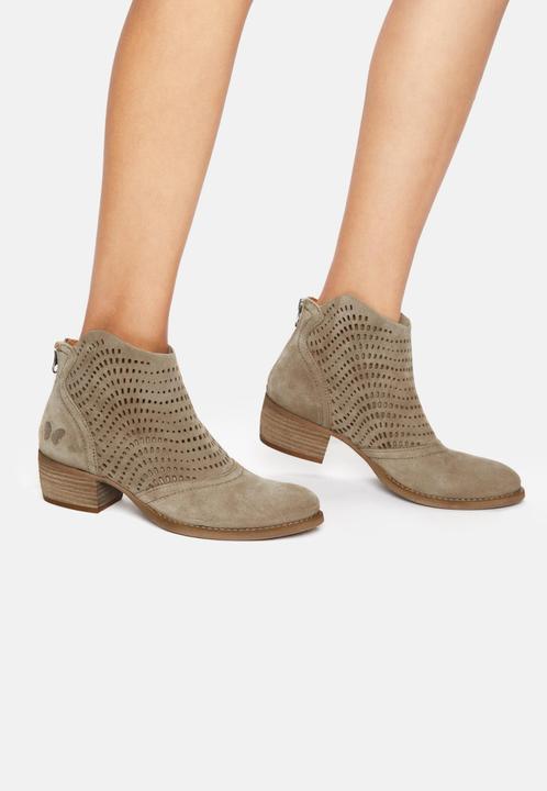 Actual product image Felmini The ankle boot made from soft leather stands out with its beautiful stamped pattern. This (41)