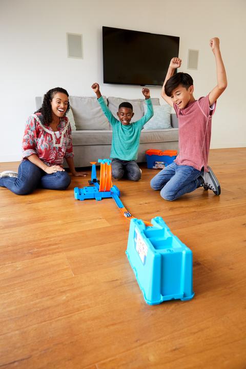 Actual product image Hot Wheels Track Builder Super Multi-Looping Box