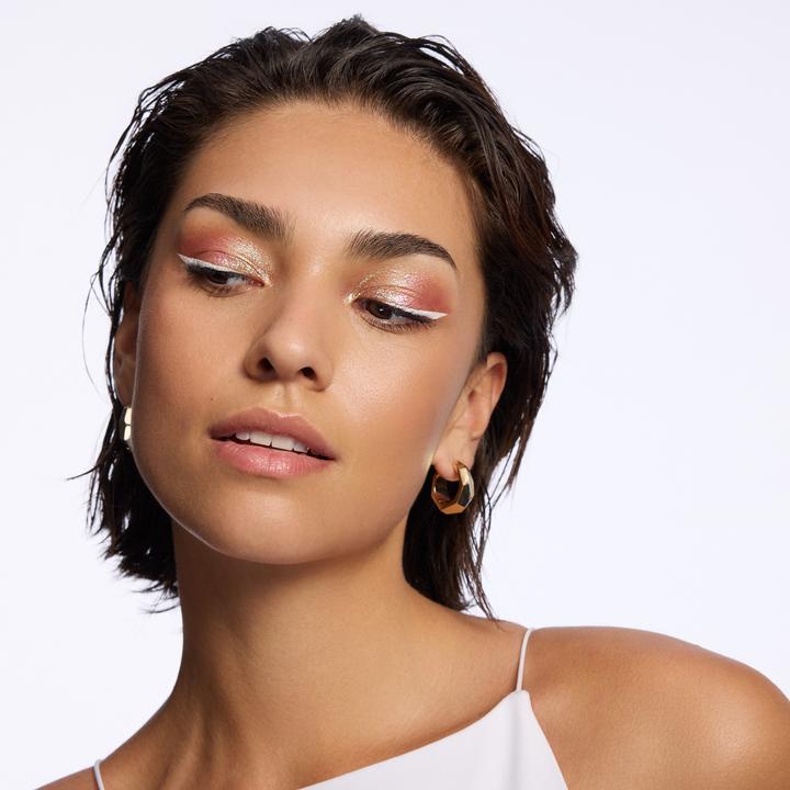 Actual product image Catrice Space Glam Liquid Chrome Eyeshadow (030 Galactic Glamour)