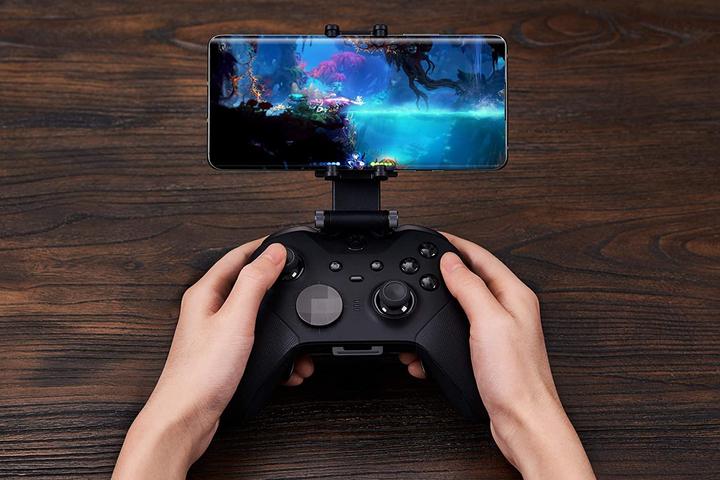 Produktbild 8bitdo Mobile Gaming-Clip (Xbox Series X)