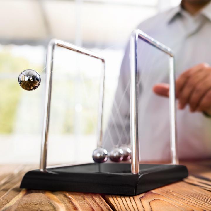 Actual product image Relaxdays Newton's Cradle Pendulum (13.5 x 11.5 x 13.5 cm)