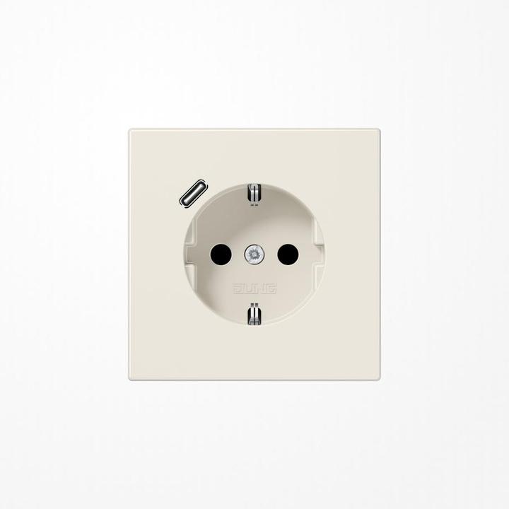 Actual product image JUNG LS1520-18C with USB type C socket outlet SCHUKO
