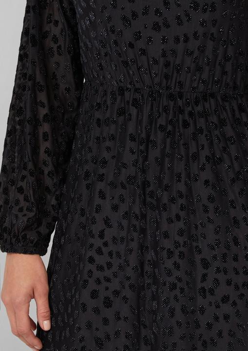 Image du produit s.Oliver Kleid Midi-Samtkleid mit U-Boot-Ausschnitt (34)