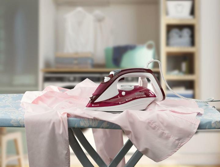 Produktbild Gorenje SIH3000RBC Bügeleisen Dampfbügeleisen Keramik-Bügelsohle (105 g/min)