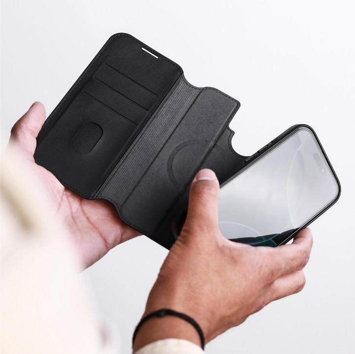 Actual product image Vonmählen Leather Folio (Apple iPhone 17 Pro)