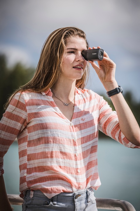 Actual product image Canon Powershot Zoom Essential Kit (100 - 400 mm, 12.10 Mpx, 1/3")