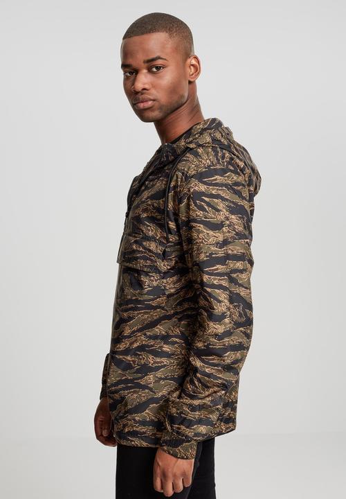 Actual product image Urban Classics Tiger Camo Pull Over (M)