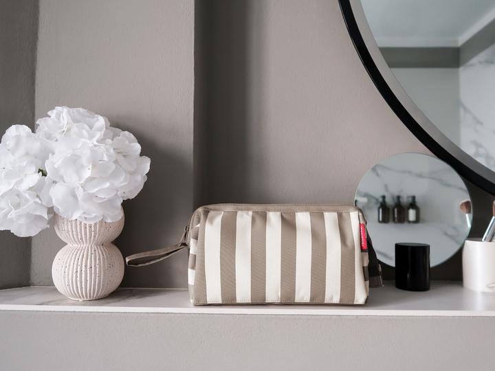 Image du produit reisenthel Necessaire Travelcosmetic Beige/Braun (4 l)