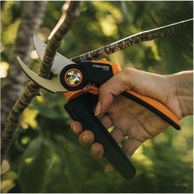 Actual product image Fiskars X-series bypass garden shears L P961