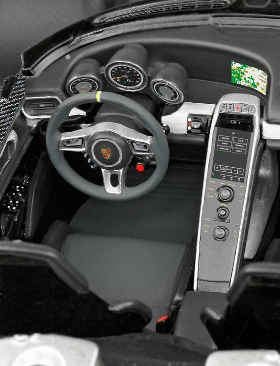 Actual product image Revell Porsche 918 Spyder