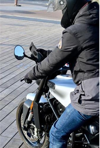 Actual product image Shapeheart Scooter cell phone holder