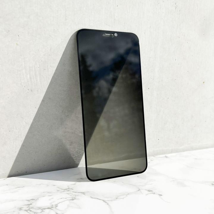 Actual product image PhoneLook 3D Tempered Glass Vitre de protection d'écran intégrale Privacy anti-espion avec bords noirs (1 Piece, Apple iPhone 15 Pro Max)