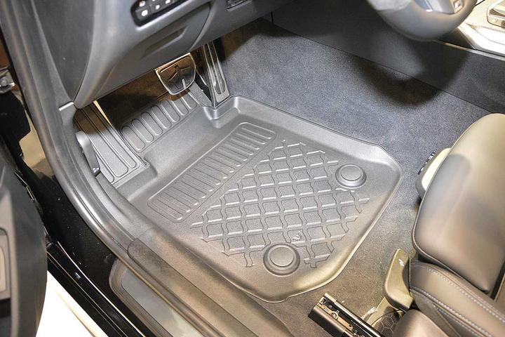 Produktbild Aristar Allwetter Fussmatten für BMW 3er / X-Drive / X-Drive Touring / Plug-in Hybrid (G20, G21,G80) ab 03.2 (1 Set à 3 Fussmatten)