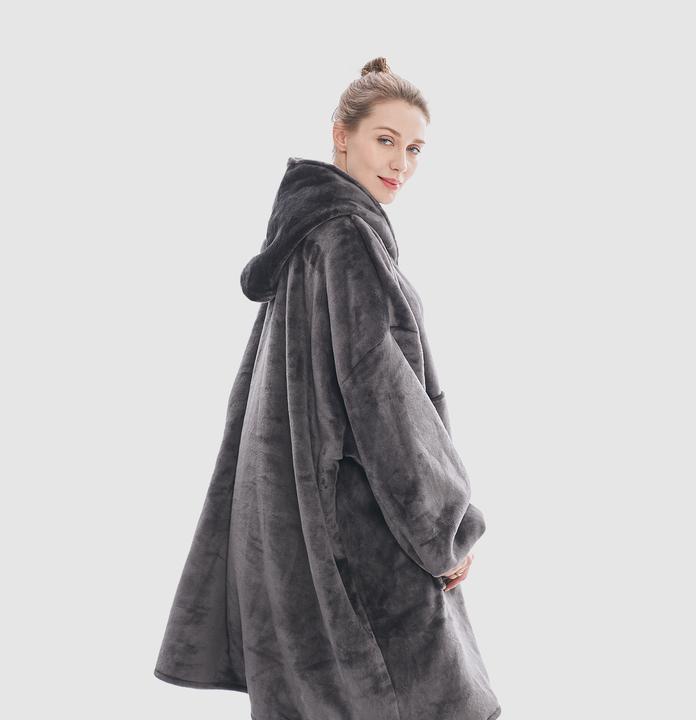Image du produit The Fluffy Eskimo Hoodie (98 x 96 cm)