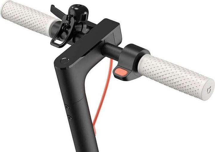 Produktbild Xiaomi Mi Electric Scooter 3 (20 km/h, 30 km, 300 W)