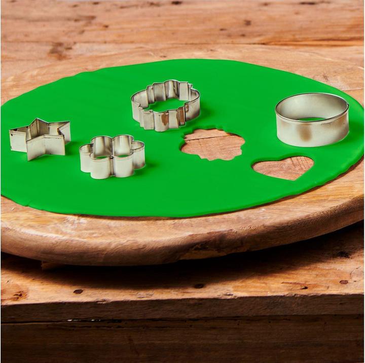 Actual product image FunCakes Sugar Paste Rolled Out - Spring Green 430gr (1x)