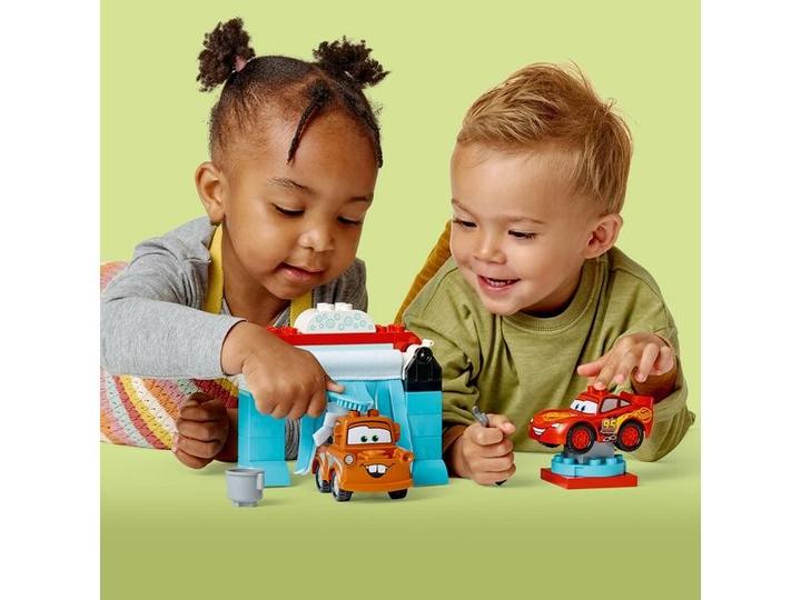 Actual product image LEGO Lightning McQueen and Mater in the car wash (10996)