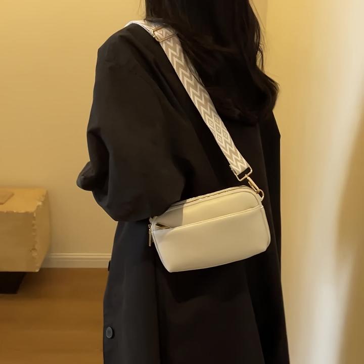 Produktbild Only-Bags.Store Mini-Crossbody-Tasche, quadratische Geldbörse mit breitem Schulterriemen, stilvolle