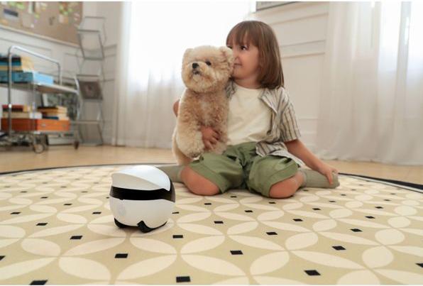 Actual product image Enabot Rola Mini Companion Robot (2304 x 1296 Pixels)
