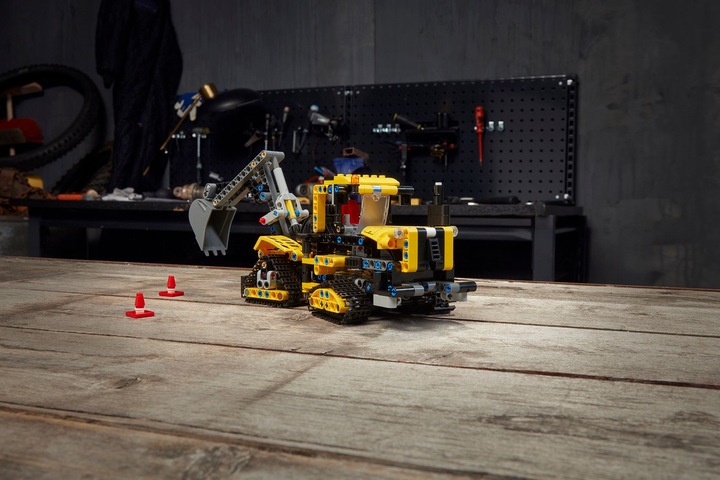 Actual product image LEGO Hydraulic excavator (42121, LEGO Technic)