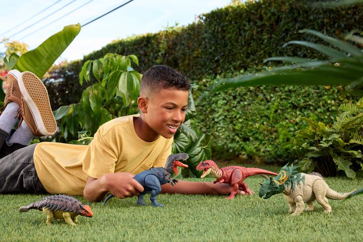 Actual product image Jurassic World Wild Roar Ankylosaurus