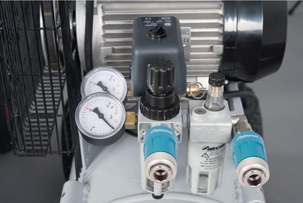 Image du produit Stürmer AIRPROFI 703/100/15 - Mobiler Kolbenkompressor für Handwerker mit Riemenantrieb (100 l)