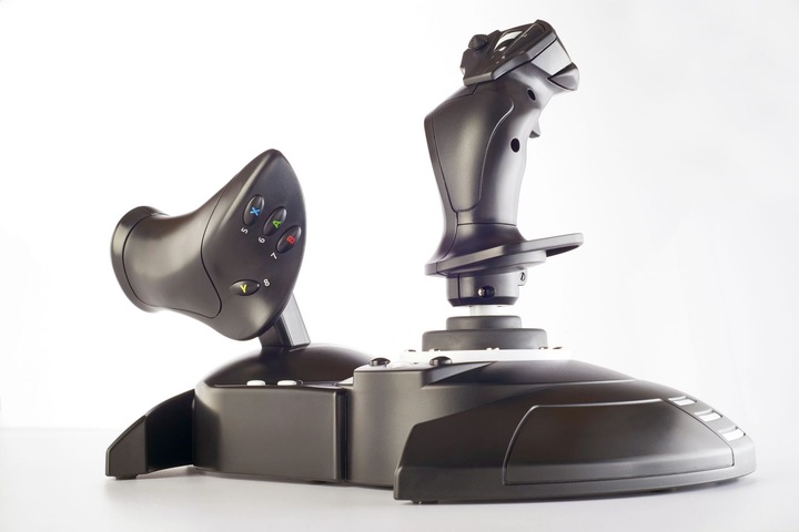 Produktbild Thrustmaster T. Flight Hotas One (PC, Xbox One X, Xbox Series X, Xbox One S, Xbox Series S)