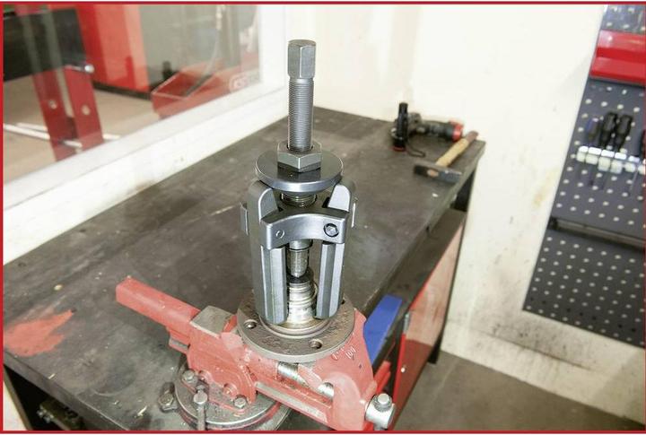 Actual product image KS Tools Bearing ring puller 3-arm with clamping cone, 6 pcs