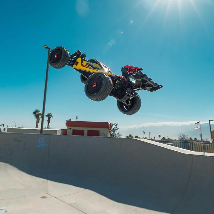 Actual product image Arrma Buggy Typhon MEGA 665, Gelb 1:8, ARTR, Fahrzeugtyp (ARR Almost Ready to Run)