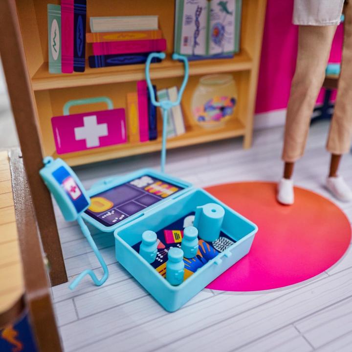 Actual product image KidKraft Doll's house 2-in-1 beach and rescue centre