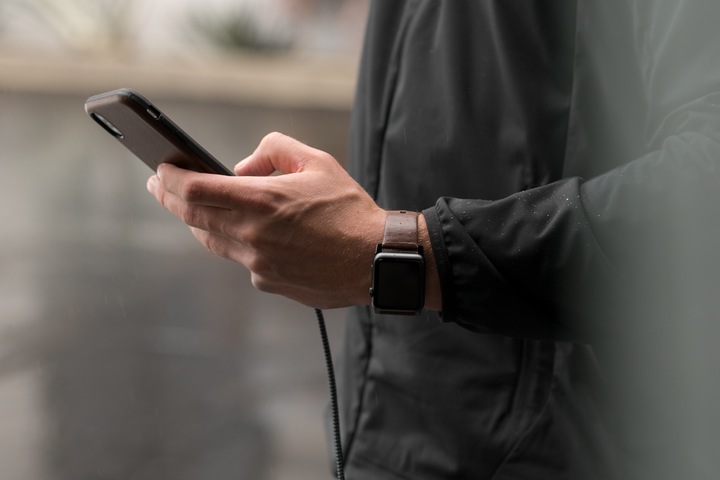 Image du produit Nomad Sangle de connexion moderne (44 mm, Cuir, Acier inoxydable, Apple Watch Series 4, Apple Watch Series 5, Apple Watch Series 6, Apple Watch SE)