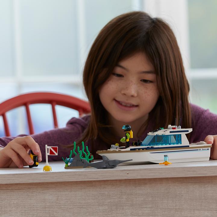 Image du produit LEGO Yacht de plongée (60221, LEGO City)