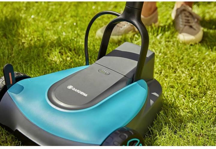 Actual product image Gardena HandyMower 22/18V P4A Ready-To-Use Set (Rechargeable battery operated)