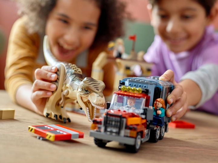 Immagine prodotto LEGO T. Rex e Atrociraptor: epidemia di dinosauri (76948, LEGO Jurassic World)