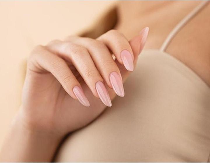 Actual product image Visconti Di Modrone Victoria Vynn Nude Top No Wipe UV LED Gel Polish Top 8ml (Beige, UV gel varnish)