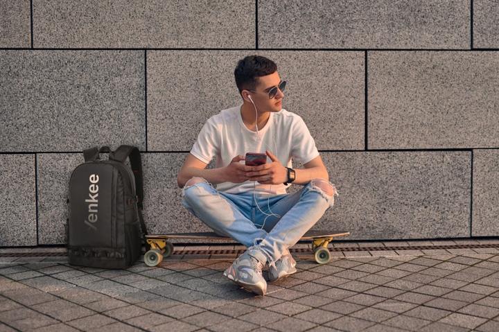 Produktbild Yenkee Gaming-Laptop-Rucksack 15,6 YBB 1504 TROOPER