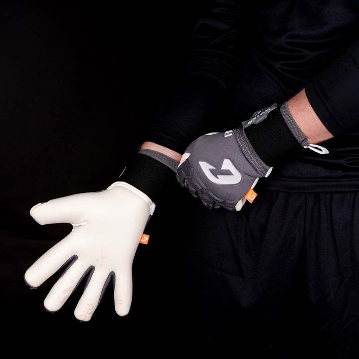 Immagine prodotto Catch & Keep Guanti da calcio Fly Grey Soul Taglia 10 Guanti da portiere grigi (10)