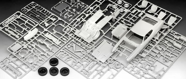 Actual product image Revell James Bond "Ford Mustang I" Gift Set