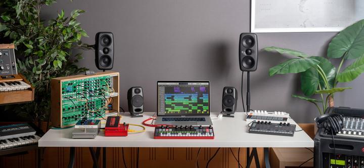 Produktbild IK Multimedia Synthesizer UNO Synth Pro Desktop